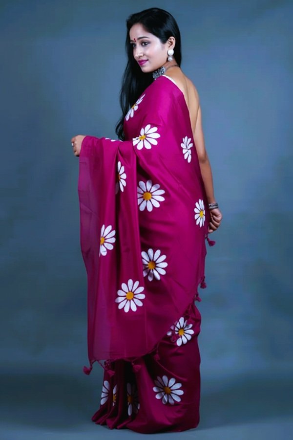 pallu view of magenta Khadi Sunflower Block Print Saree – handcrafted by swamini Sarees