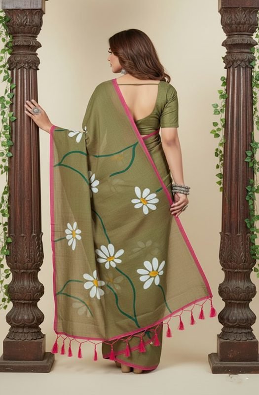 green-red-mul-handpainted-saree-with-daisy-flowers-back-view-by-swamini-sarees-by-swamini-sarees