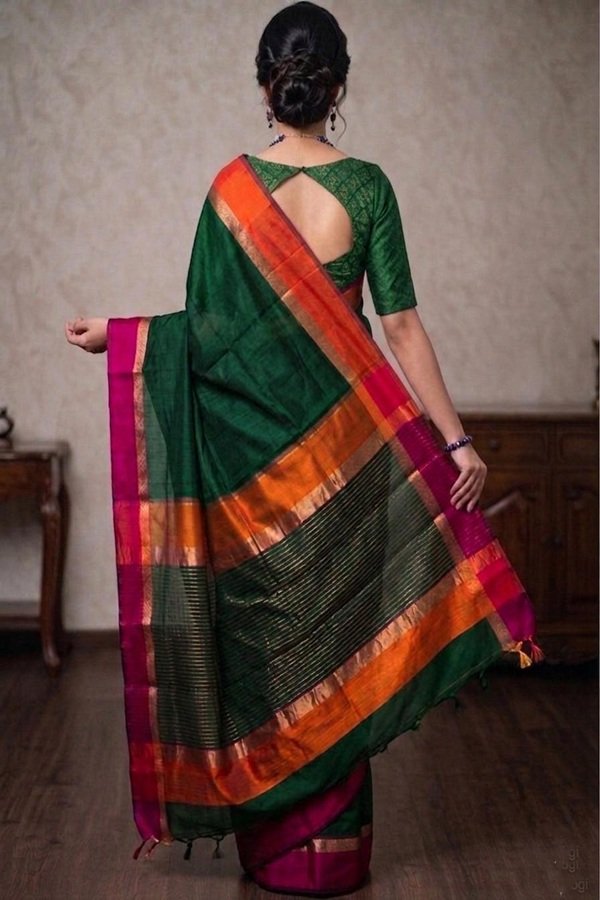 green maheshwari cotton silk ganga jamuna border back view draped on model by swamini sarees